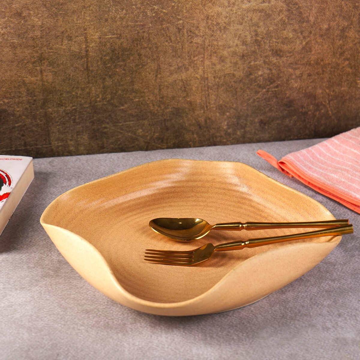 Cream Serenity Salad Platter | 9 Inches X 2.5 Inches