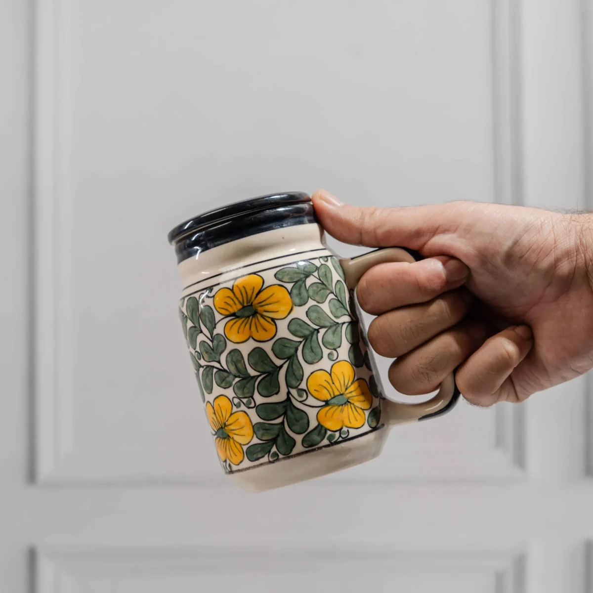 Florivana Ceramic Mug with Lid – 500ml Handcrafted Mug by Harmiche