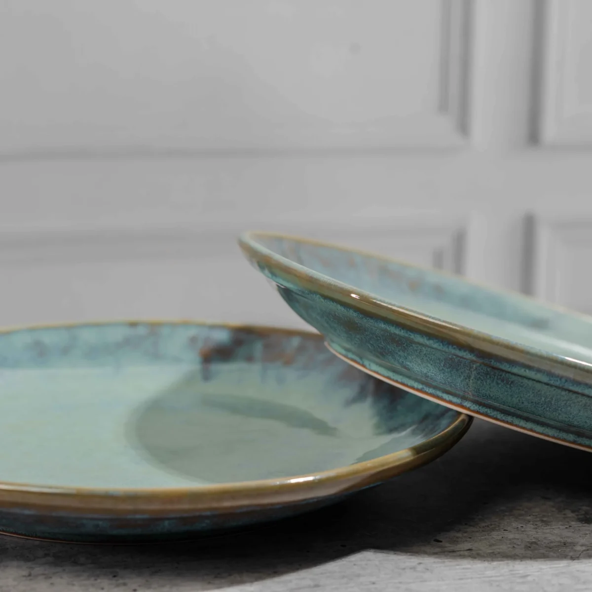 Maravine Ceramic Dinner Plates – Set of 2 handcrafted 10-inch plates with aqua-brown glaze. Microwave & dishwasher safe. Perfect for dining & gifting.