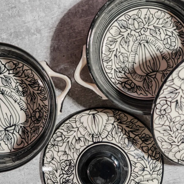 Monarca Ceramic Serving Bowls with Lids – Set of 2 (1000ml). Hand-painted floral design, microwave & dishwasher safe. Perfect for curries & biryani.