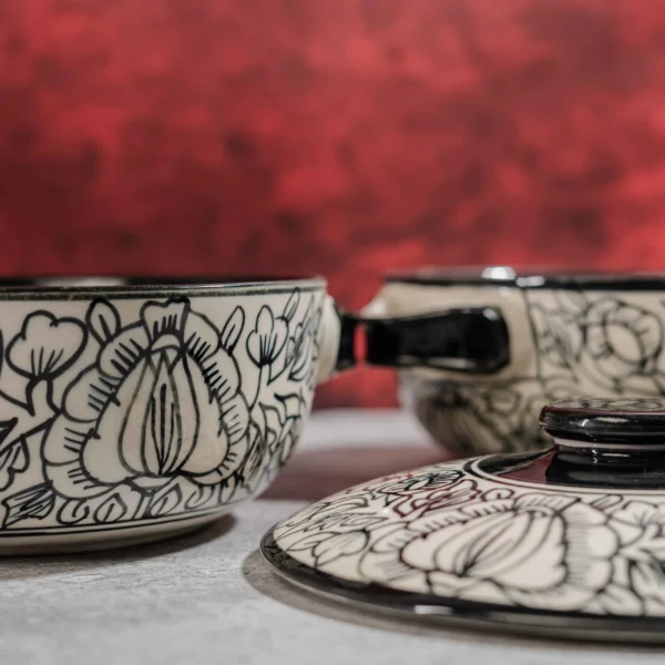 Monarca Ceramic Serving Bowls with Lids – Set of 2 (1000ml). Hand-painted floral design, microwave & dishwasher safe. Perfect for curries & biryani.