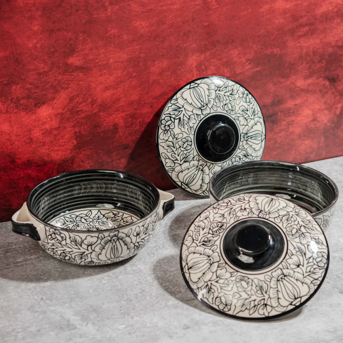 Monarca Ceramic Serving Bowls with Lids – Set of 2 (1000ml). Hand-painted floral design, microwave & dishwasher safe. Perfect for curries & biryani.
