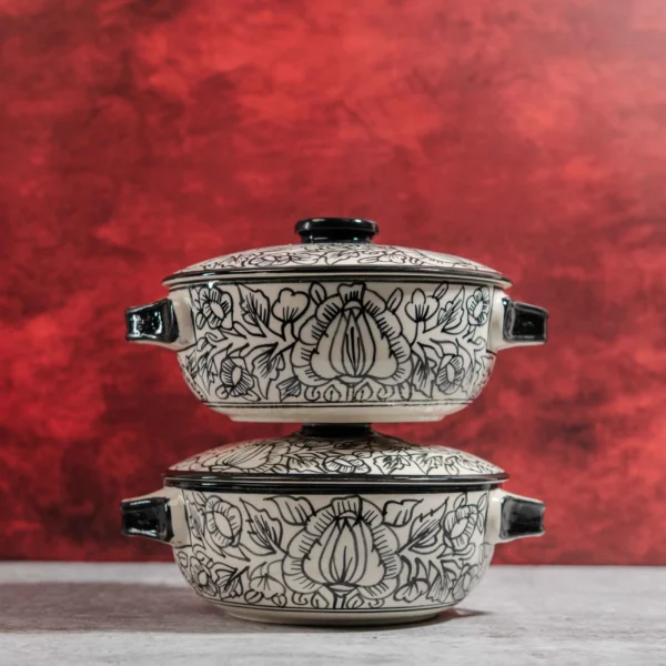 Monarca Ceramic Serving Bowls with Lids – Set of 2 (1000ml). Hand-painted floral design, microwave & dishwasher safe. Perfect for curries & biryani.