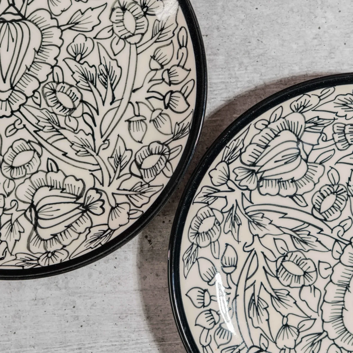 Monarca Ceramic Dinner Plates – Set of 2 (10 inches) by Harmiche. Hand-painted black floral design, microwave & dishwasher safe. Perfect for dining.