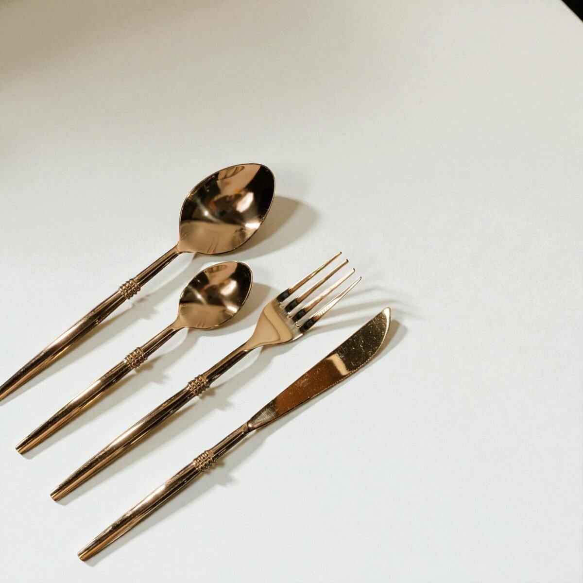 Harmiche Quad-Ring Gold 4-Piece Cutlery Set – Premium Stainless Steel Flatware