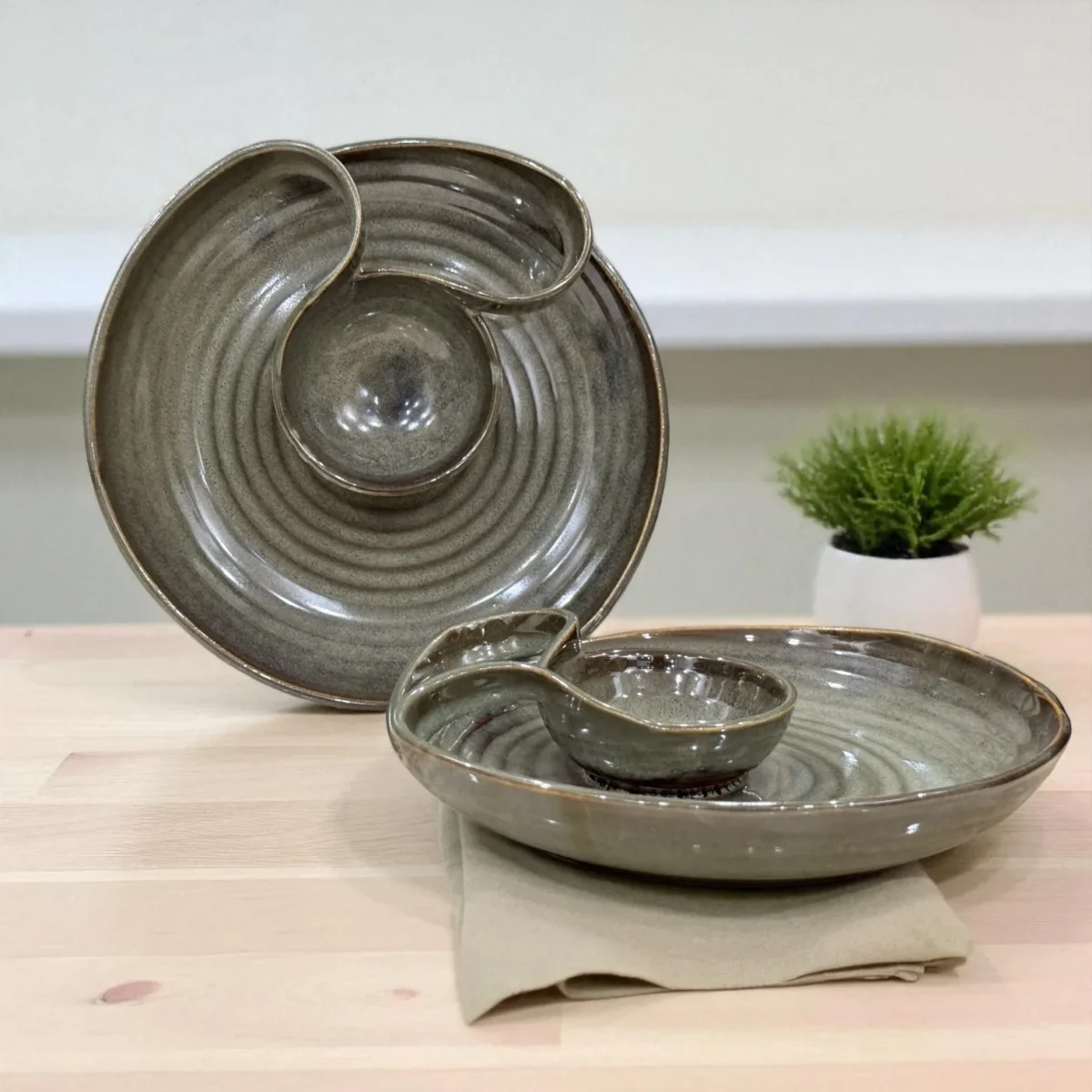 Earthen Swirl Ceramic Chip and Dip Plate – Set of 2 (7 Inch) by Harmiche