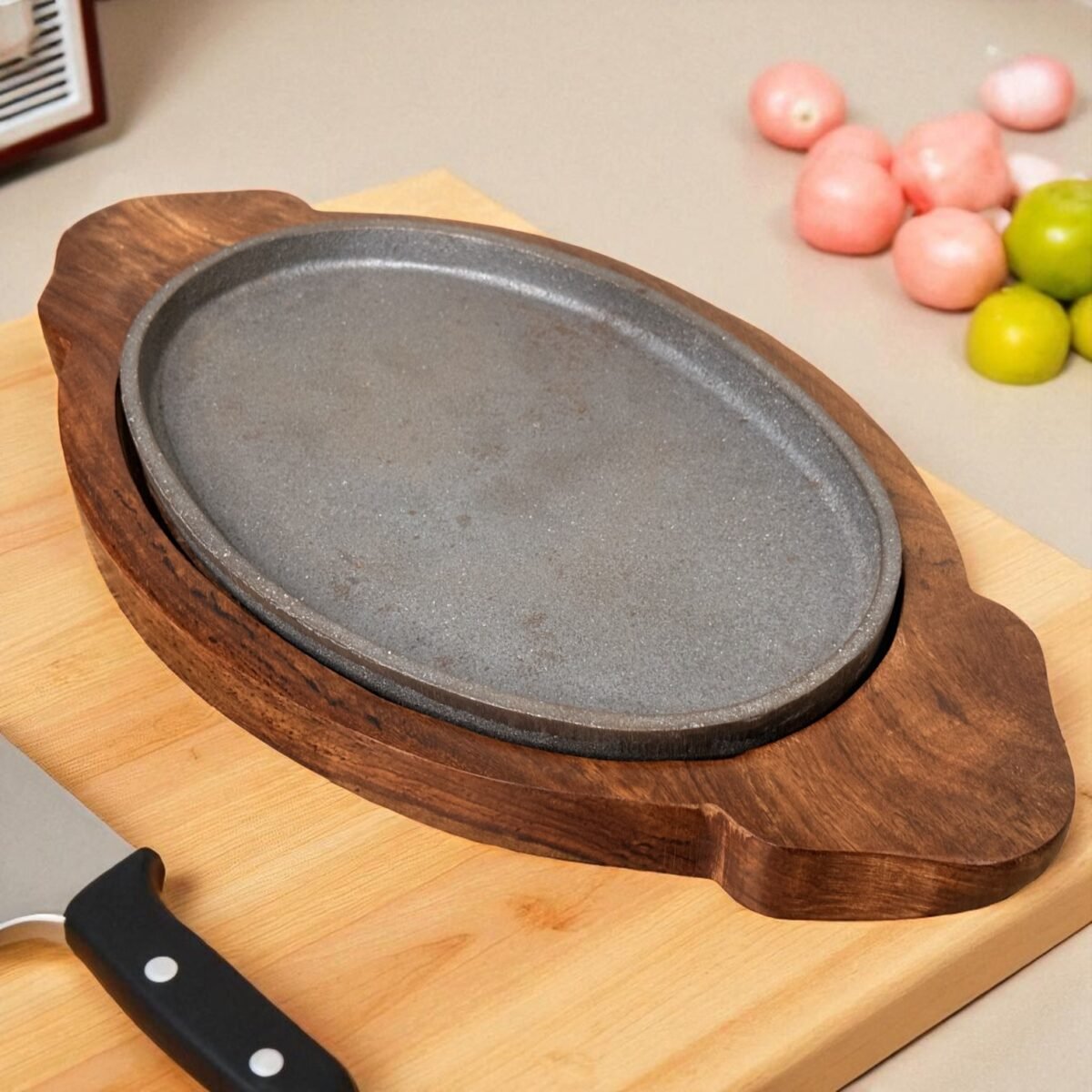 Oval Rosewood Cast Iron Sizzler Plate with Wooden Tray – 10x6 Inches by Harmiche