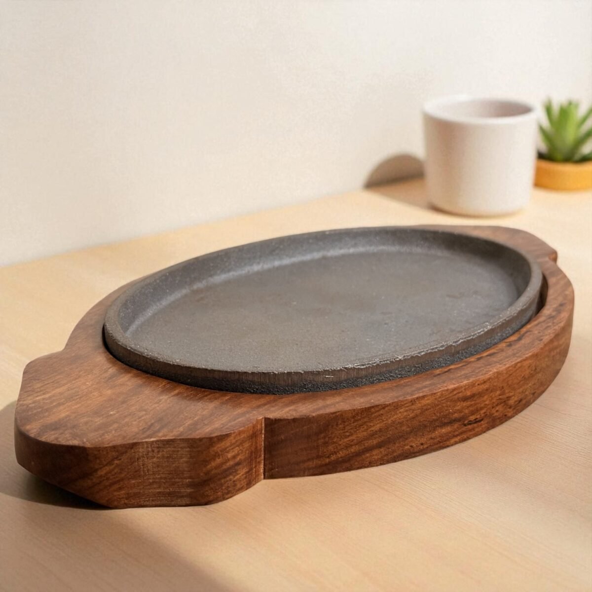 Oval Rosewood Cast Iron Sizzler Plate with Wooden Tray – 10x6 Inches by Harmiche