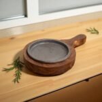 Mini Brownie Cast Iron Sizzler Plate & Wooden Tray with Handle – 5 Inch Round by Harmiche
