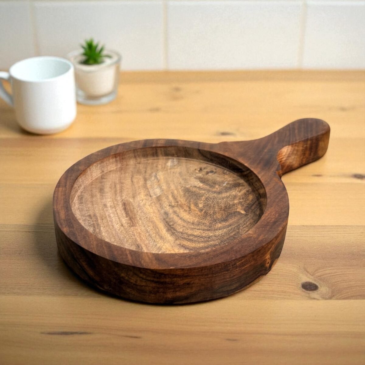 Mini Brownie Cast Iron Sizzler with Handle & Wooden Tray – 5 Inch Round by Harmiche