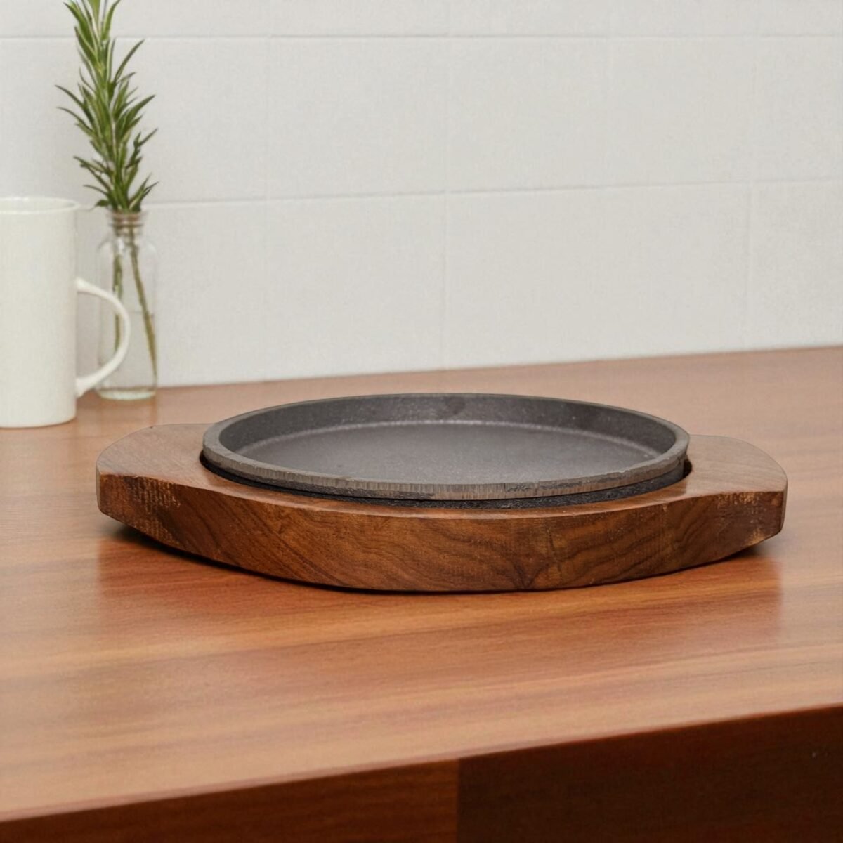 Mini Brownie Cast Iron Sizzler Plate with Wooden Tray – 7 Inch Round by Harmiche