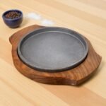 Mini Brownie Cast Iron Sizzler Plate with Wooden Tray – 7 Inch Round by Harmiche