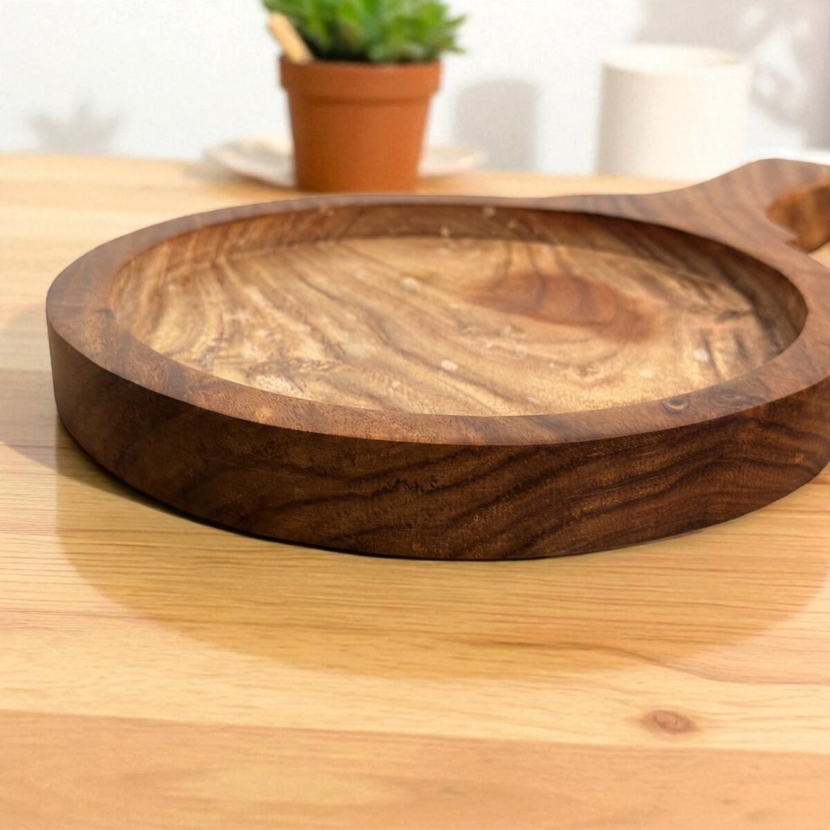 Premium Brownie Cast Iron Sizzler with Wooden Handle Tray – 7 Inch by Harmiche