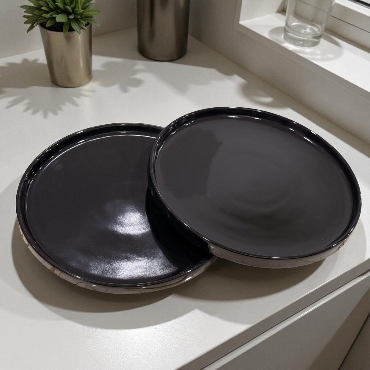 Harmiche Noir Glaze Ceramic Dinner Plate Set of 2 (9-inch, Rimmed) – Handcrafted Luxury Tableware