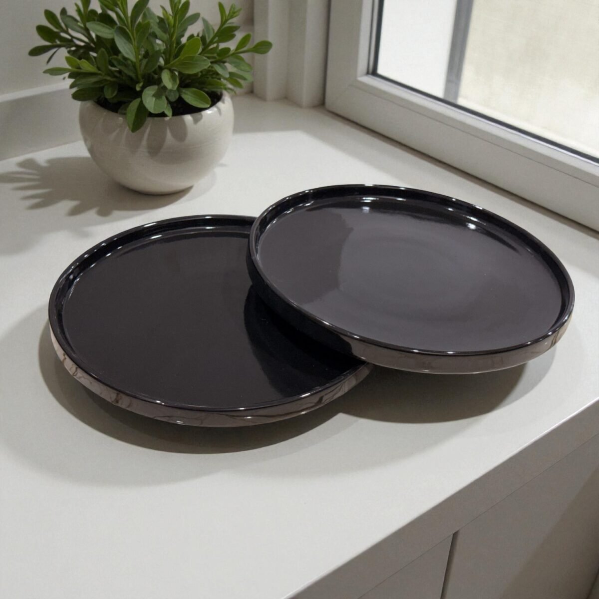 Harmiche Noir Glaze Ceramic Dinner Plate Set of 2 (9-inch, Rimmed) – Handcrafted Luxury Tableware
