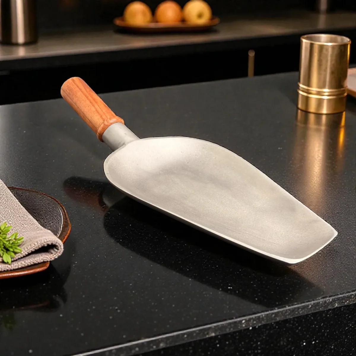 Harmiche SizzleSpade Hard Anodised Aluminium Spade Servers with Wooden Handle – Set of 2 (24 × 12.5 cm)