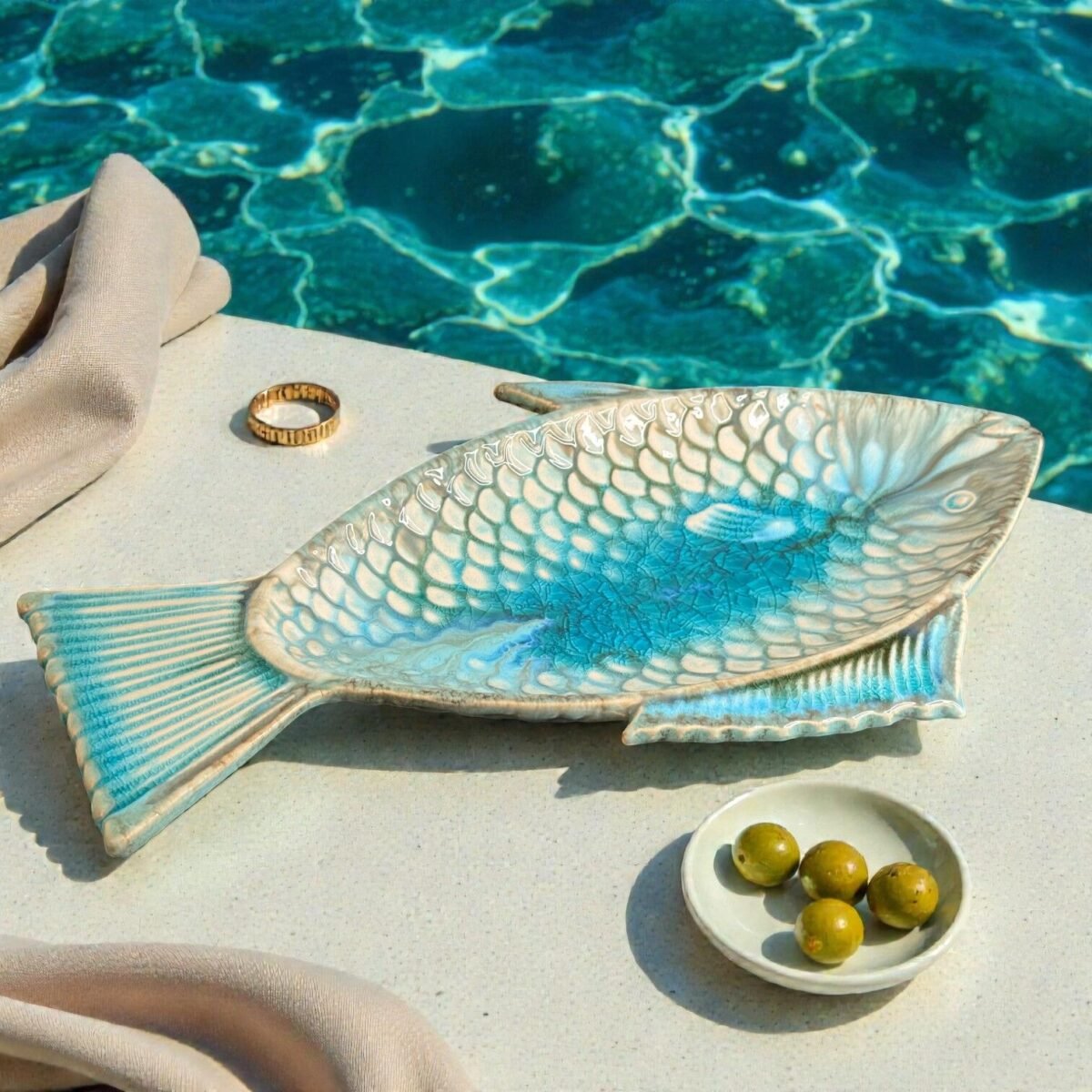 Harmiche Laguna Luxe Crackle Glaze Fish-Shaped Ceramic Serving Platter – 12 x 6 Inch (Coastal Blue)