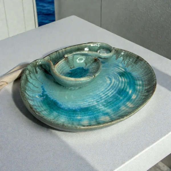 Harmiche Laguna Luxe Crackle Glaze Ceramic Medium Oval Chip and Dip Platter with Centre Dip Bowl – Coastal Blue (12 x 9 Inch)