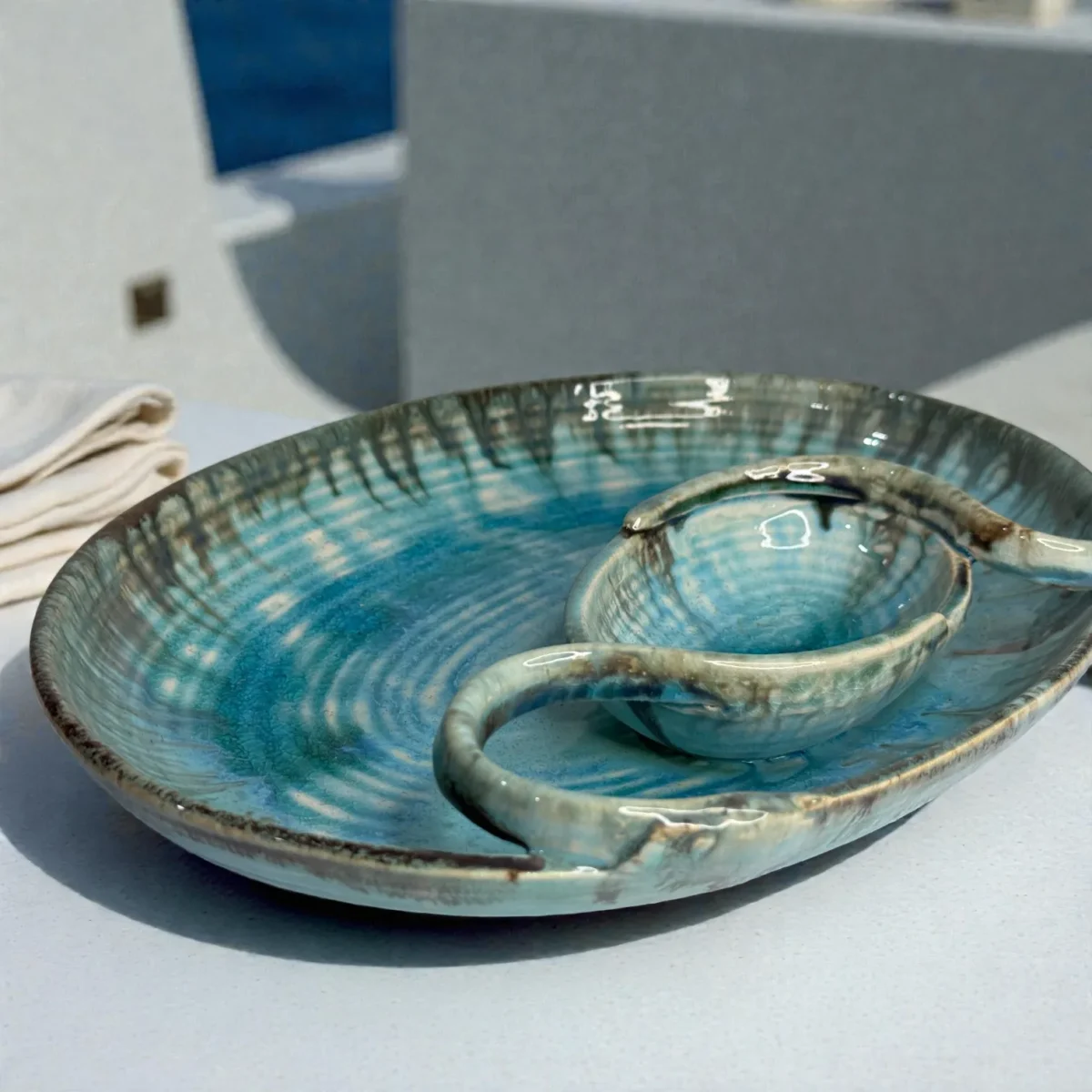 Harmiche Laguna Luxe Crackle Glaze Ceramic Medium Oval Chip and Dip Platter with Centre Dip Bowl – Coastal Blue (12 x 9 Inch)
