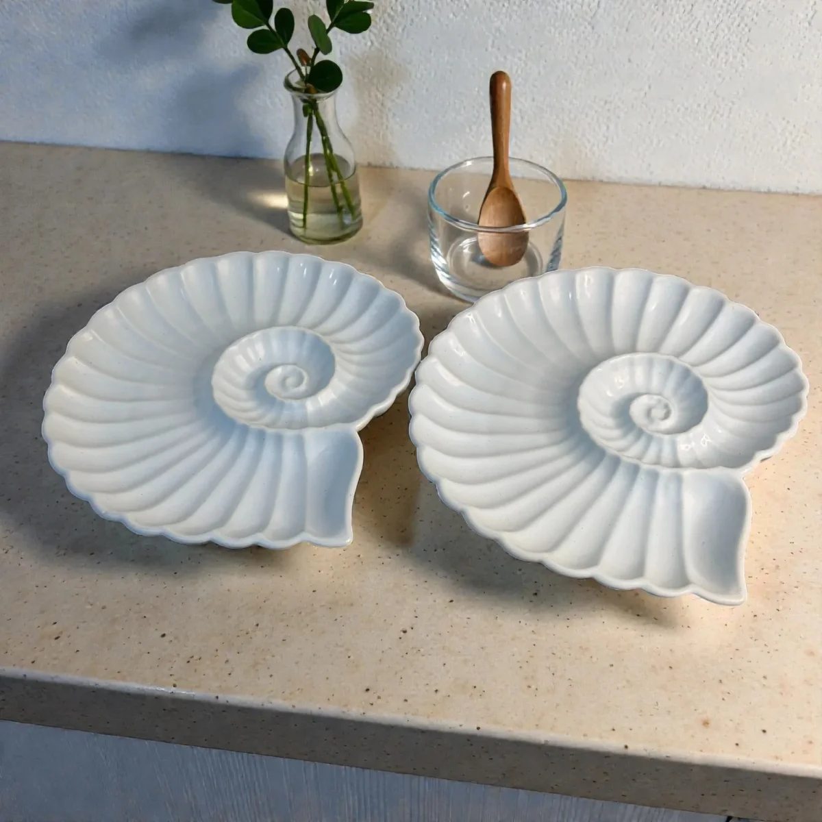 Harmiche Cloudnest Nautilus Shell Ceramic Serving Platters (Set of 2) – 25 x 22 cm | White Statement Snack & Dessert Platters