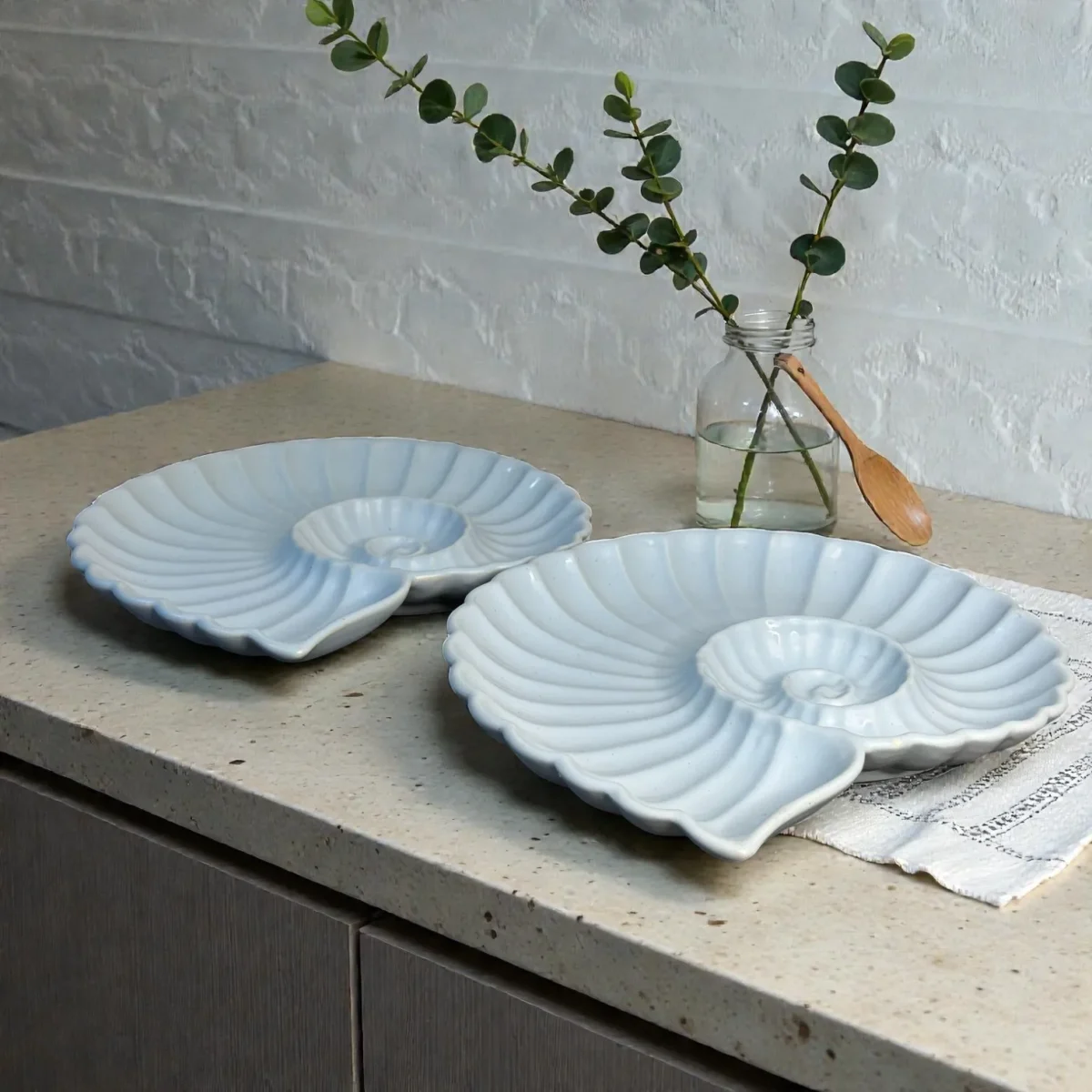 Harmiche Cloudnest Nautilus Shell Ceramic Serving Platters (Set of 2) – 25 x 22 cm | White Statement Snack & Dessert Platters