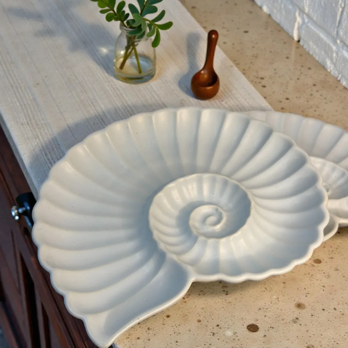 Harmiche Cloudnest Nautilus Shell Ceramic Serving Platters (Set of 2) – 25 x 22 cm | White Statement Snack & Dessert Platters