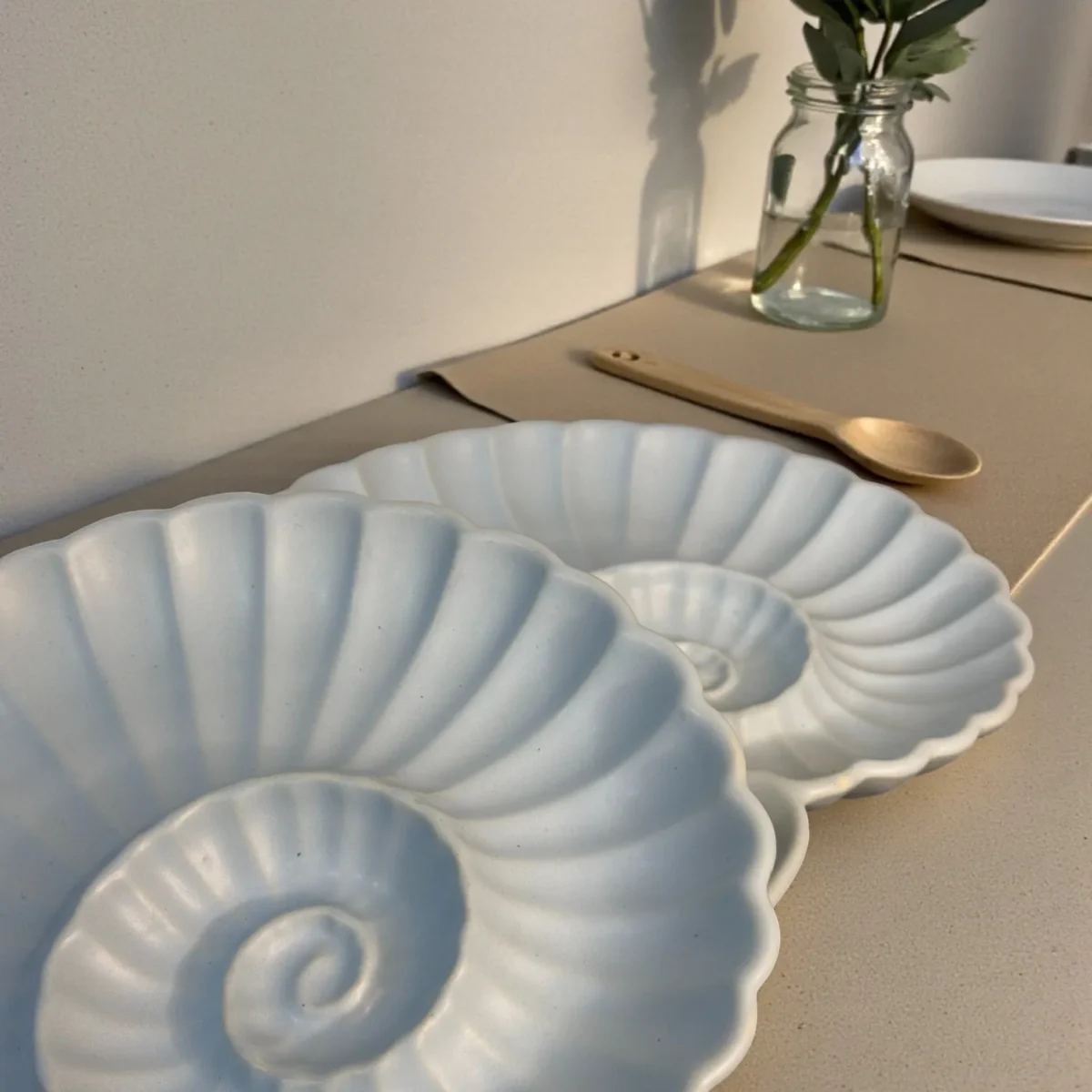 Harmiche Cloudnest Nautilus Shell Ceramic Serving Platters (Set of 2) – 25 x 22 cm | White Statement Snack & Dessert Platters