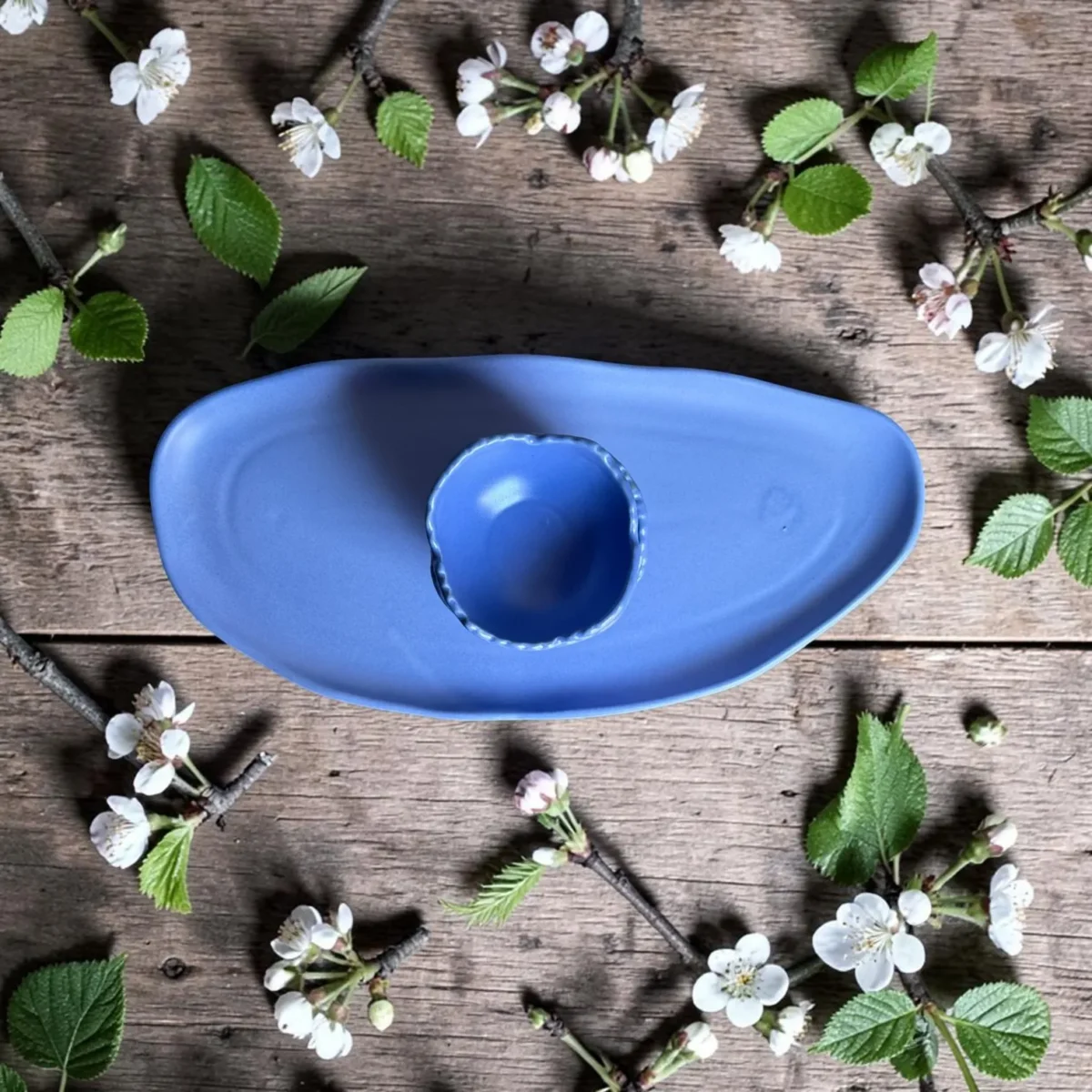 Harmiche Iris Bloom Handcrafted Ceramic Snack & Dry Fruit Bowl Set of 3 with Oval Tray – Scallop Edge, 150ml, Periwinkle Blue